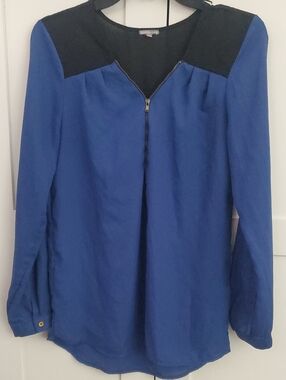 Charlotte Russe Blue Blouse with Black Yoke and Zip
